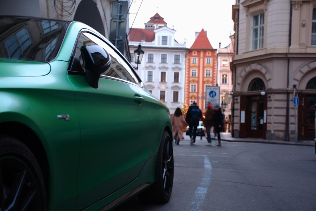 Půjčovna aut Praha - jak vybrat ideální vůz pro město, výlet i business